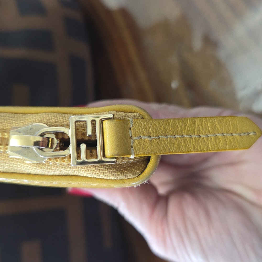 FENDI AUTH Mustard Leather Zip Wallet - Picture 3 of 9